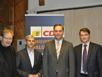 von links:  Thomas Dörflinger MdB, Dr. Patrick Rapp (Kreisvorsitzender und MdL), Felix Schreiner (Kreisvorsitzender  und MdL) und Klaus Vosberg (Bürgermeister in Oberried).    